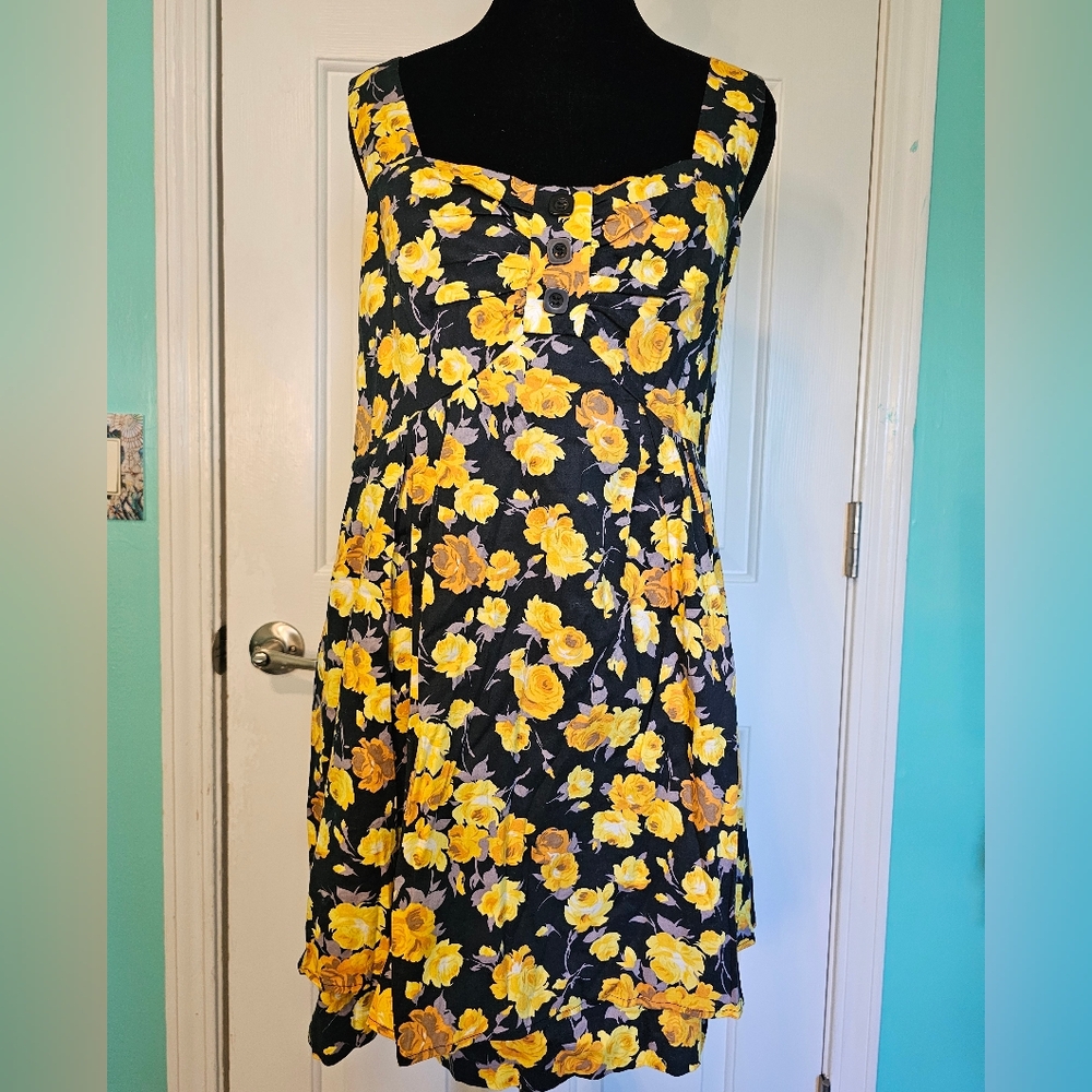 AUW Black and Yellow Floral Pleated Sundress Dress Smocked Back Junior's Sz L